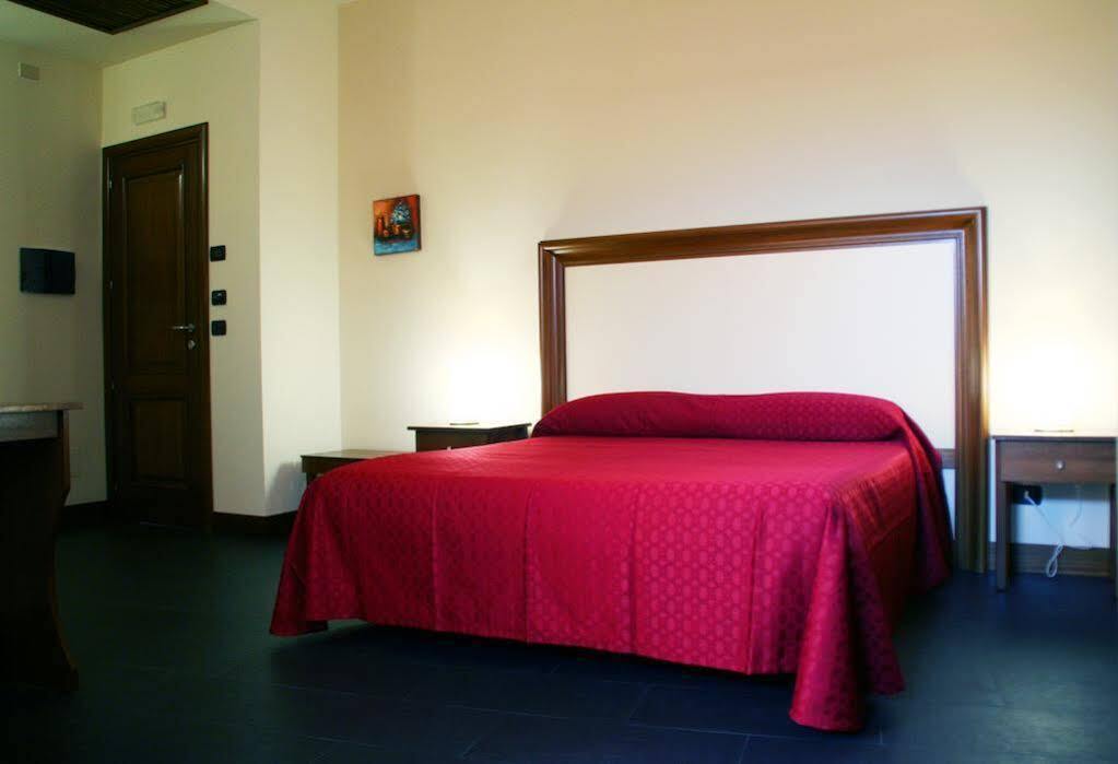 I Cento Campanili Appartement Acireale Buitenkant foto